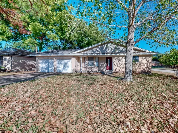 2500 Rolling Hills Dr, Greenville, TX 75402