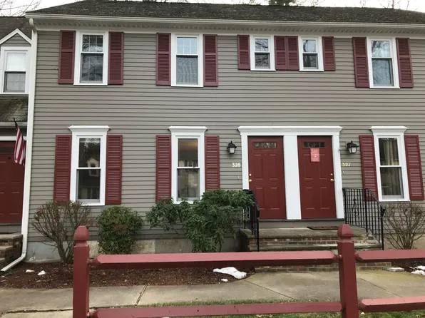 328 Wellman Ave, North Chelmsford, MA 01863