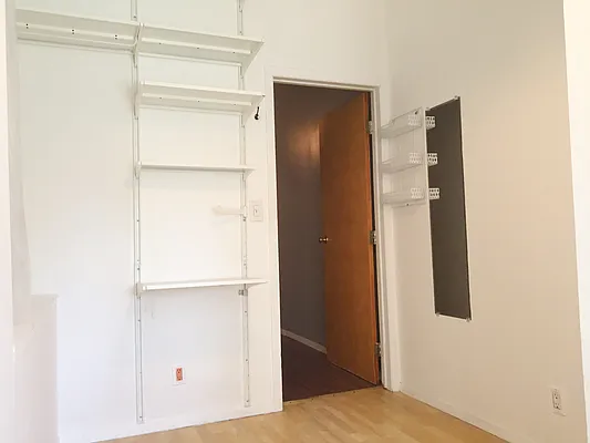 Rented by In Haus LLC | media 2