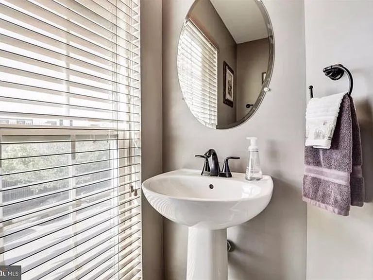 1617 Potomac Greens Dr #B — Photo 24