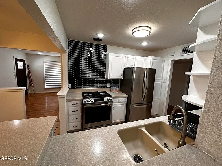1516 Elmhurst Dr — Photo 15