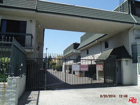 5th image of 9047 Langdon Ave Unit 23