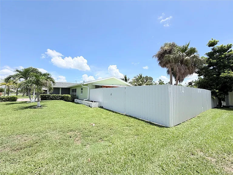 2212 Club House Rd — Photo 5