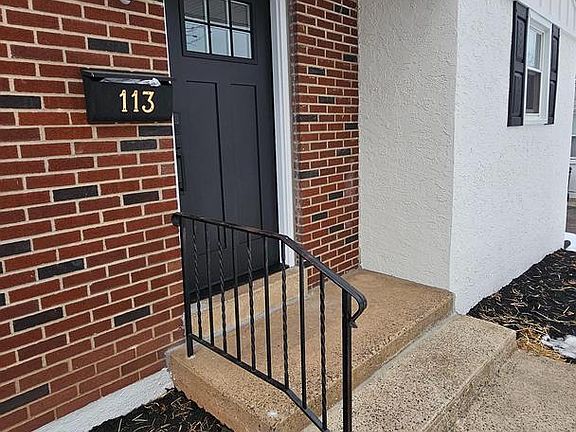 2nd image of 113 E Vine St