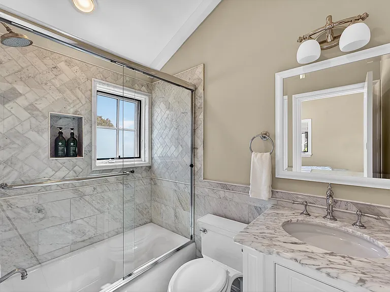 405 Blumont St — Photo 39