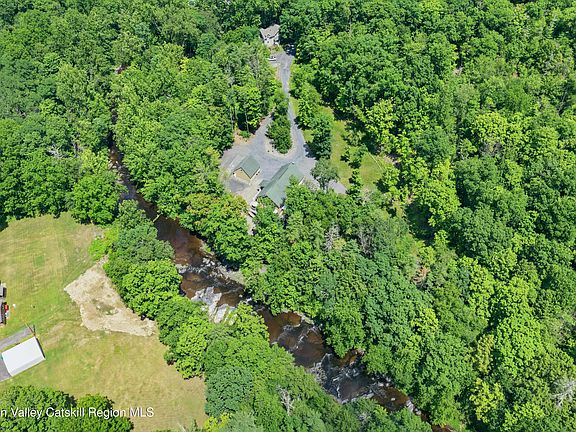 3rd image of 302 Powder Mill Bridge Road