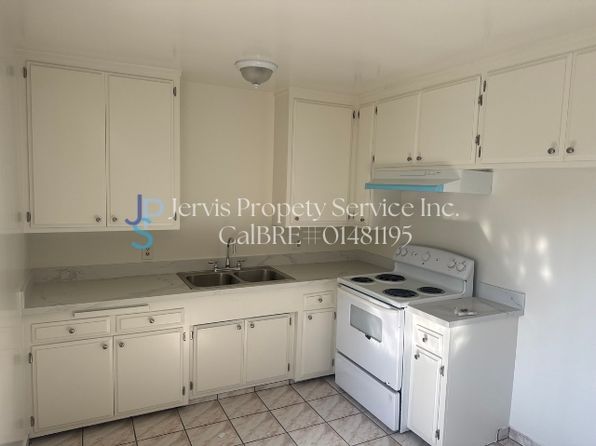 8700-8710 Rosecrans Ave #8710-216