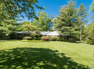 435 E Shore Rd, Great Neck, NY 11024