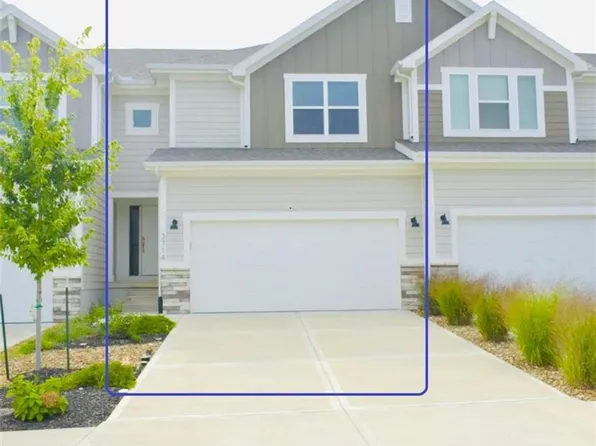 3714 SW Walsh Dr, Lees Summit, MO 64082