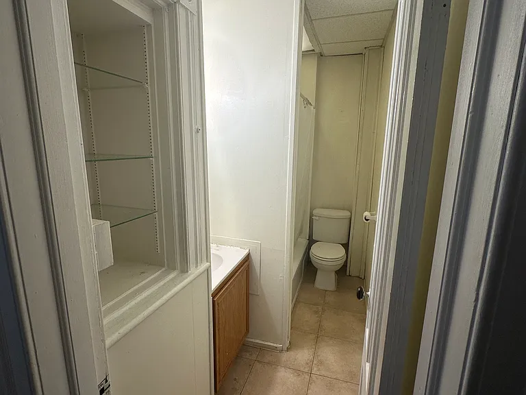 39 S Lake Ave #4 — Photo 6
