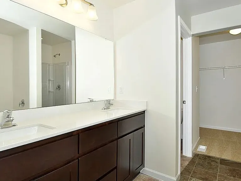 2129 NW Woodland Dr — Photo 6