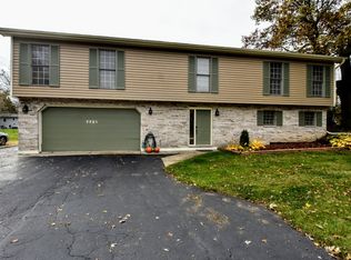 7721 Lucy Dr, Wonder Lake, IL 60097