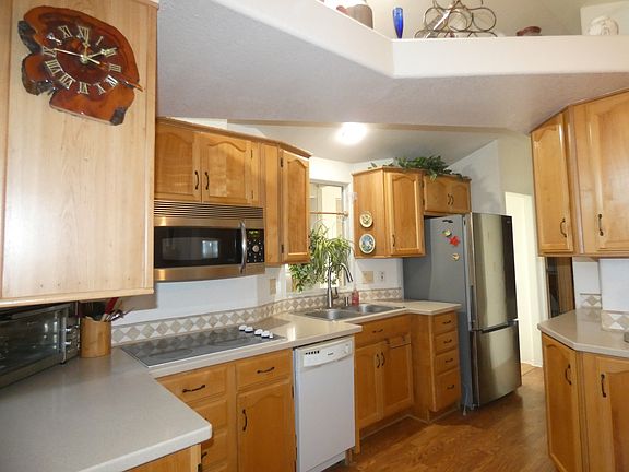 4th image of 1110 N Henness Rd #701