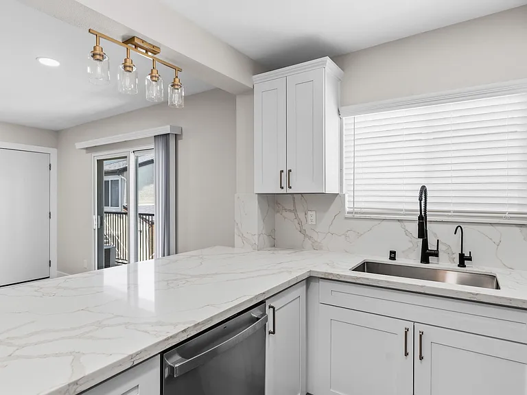 4130 35th St #6 — Photo 3