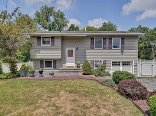 91 Salem Rd, Fishkill, NY 12524