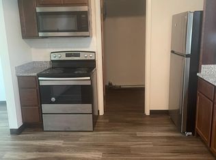 3900 Esther Ln, Hermitage, PA 16148