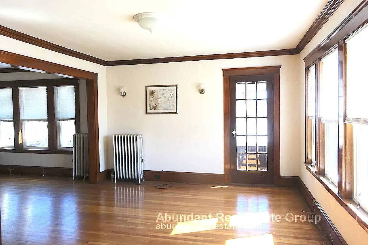 2 bed, 1.0 bath, 1200 sqft, $2,150 — Photo 3