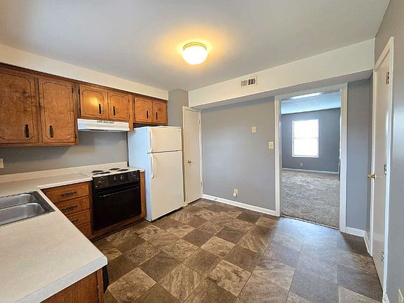 5th image of 355-3 Peabody Dr