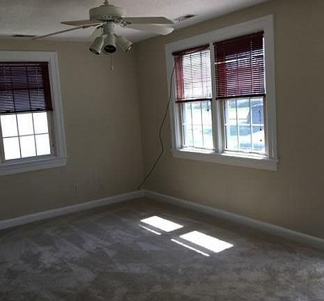 3rd image of 4734 Kennebeck Ave