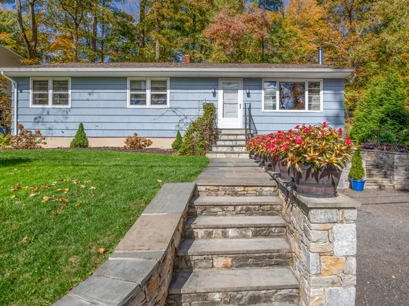 43 Cedar Circle, Beacon Falls, CT 06403