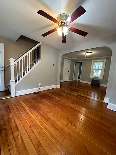 2 Adelaide Ave #B Photo 1