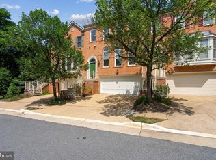 8538 Harvest Oak Dr, Vienna, VA 22182