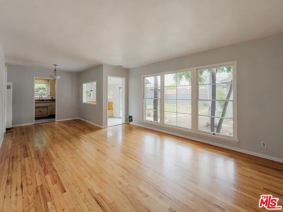 3 bed, 1.0 bath, 1212 sqft, $5,900 — Photo 2