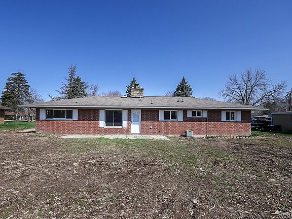 3rd image of 2462 Green Acres Dr