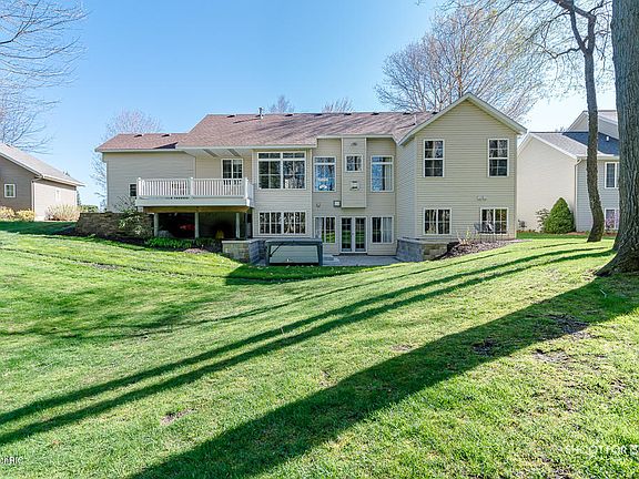 3rd image of 14814 Creek Edge Dr
