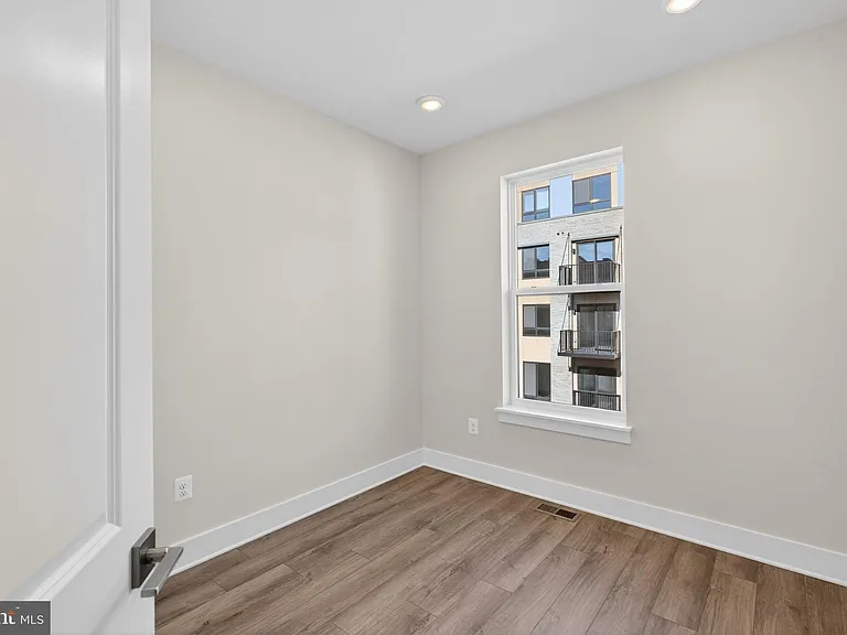 2507 Light St — Photo 18