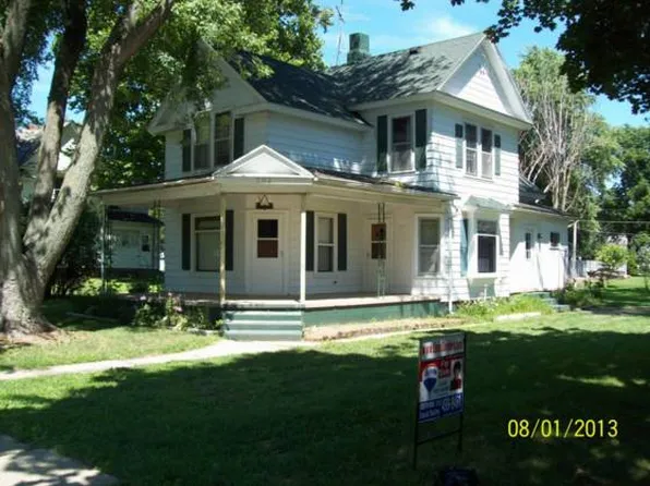 203 N Lincoln St, Tampico, IL 61283