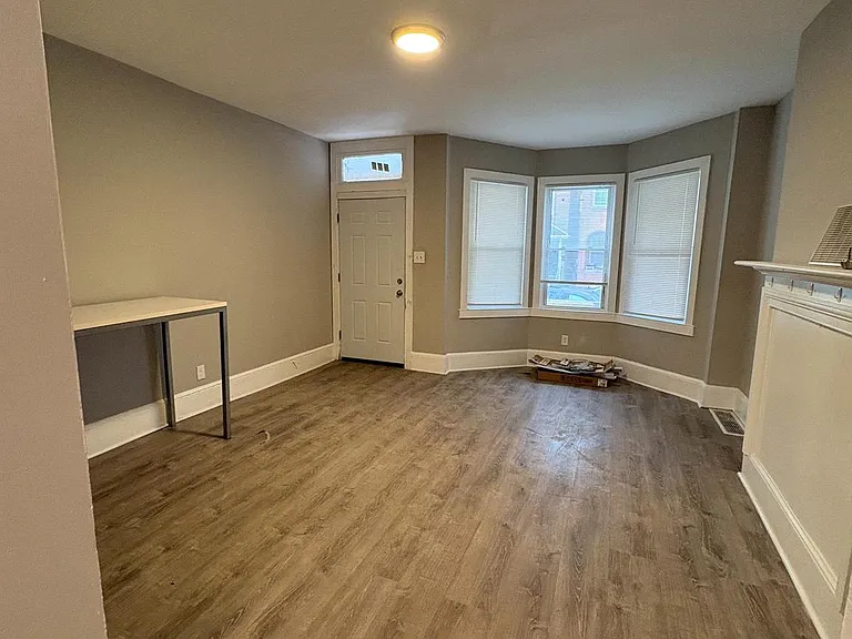 307 N Rodney St — Photo 2