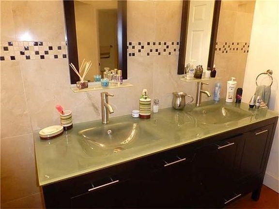 3rd image of 19101 NE 36th Ct APT 606