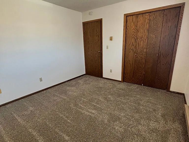 1612 E Gateway Cir S — Photo 16