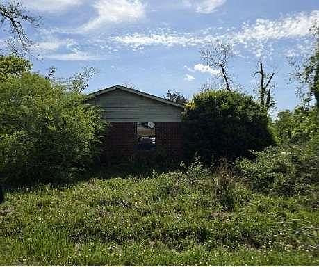 2nd image of 1705 Spooner Rd