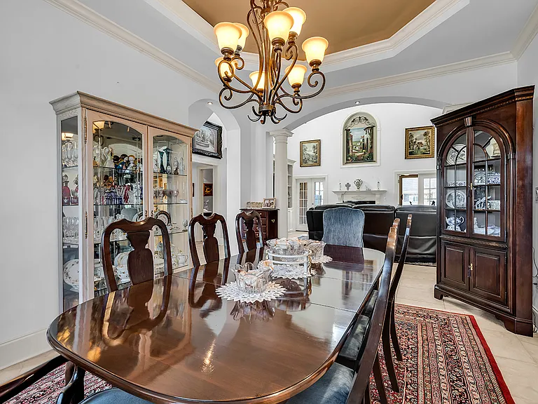 801 Bluffview Dr — Photo 4