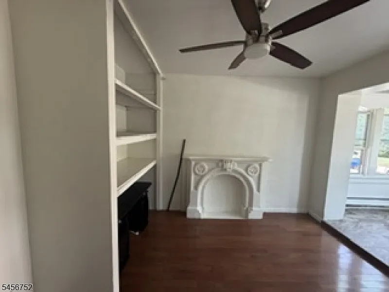 6 bed, 1.0 bath, 2500 sqft, $2,600 — Photo 2