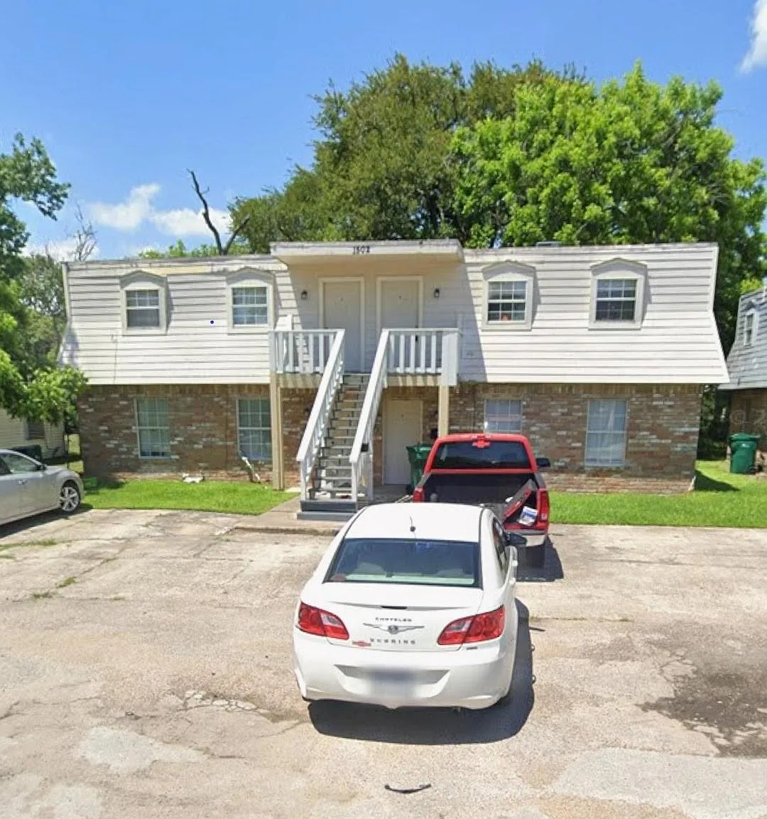 2 bed, 1.0 bath, 825 sqft, $1,050 — Photo 1