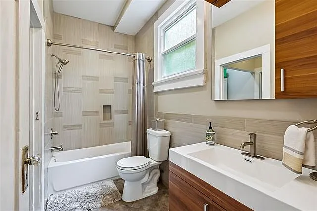 2514 S Carrollton Ave — Photo 14