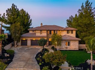 18301 Lakepointe Dr, Riverside, CA 92503