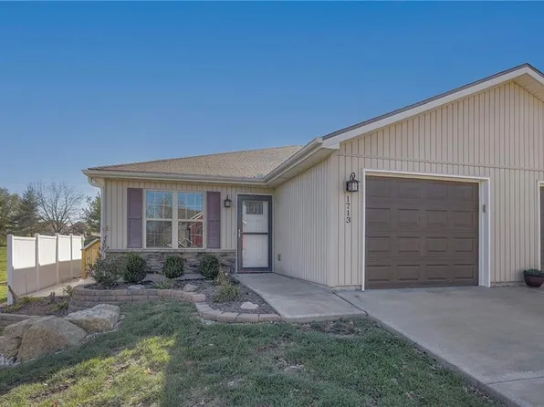 1713 Jo Ann Dr, Raymore, MO 64083