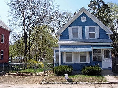 2nd image of 68 Lincoln St