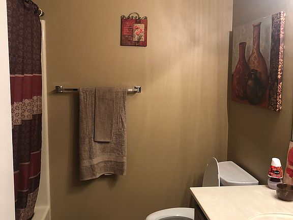 2nd image of 450 Greenwich Dr