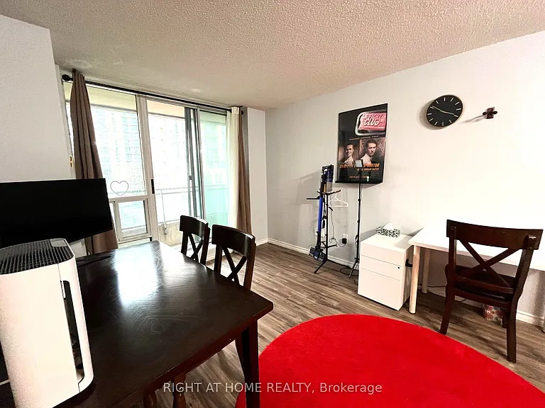 3 Pemberton Ave #401 — Photo 3