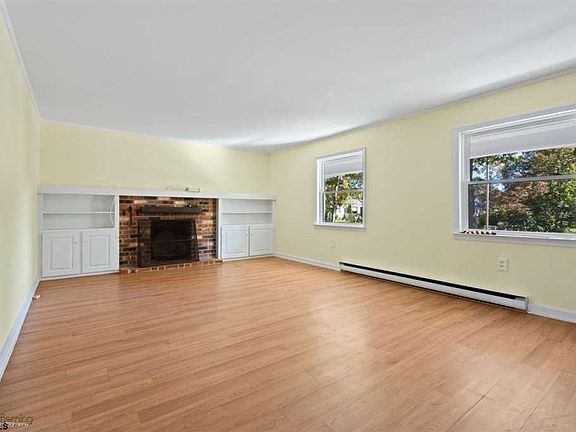 4th image of 403 Park Ave