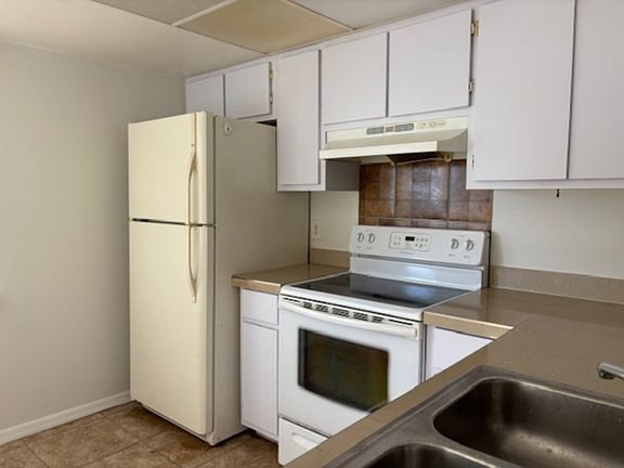 3rd image of 4920 Chiquita Blvd S APT 202