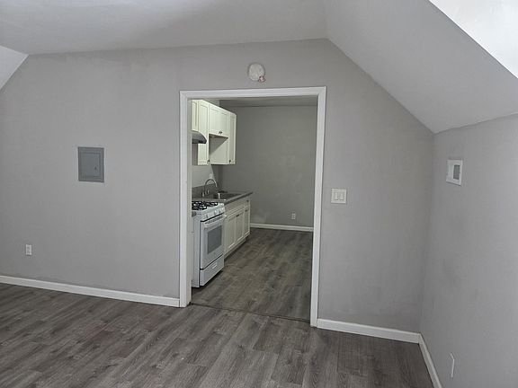 5th image of 136 N Belmont Ave APT 3