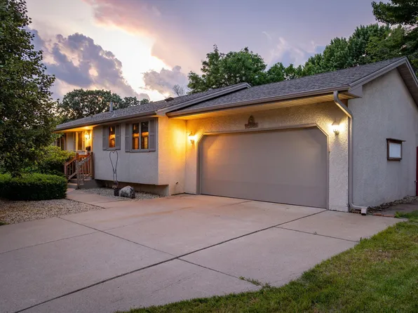 6870 7th St NE, Fridley, MN 55432
