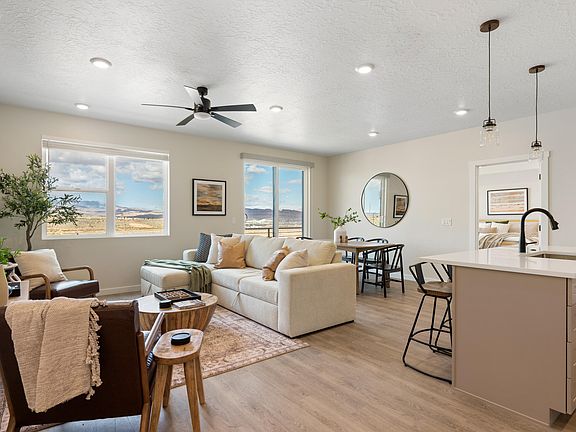 2nd image of 961 W Akoya Pearl Rd #301