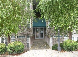 3003 Greystone Pointe #J, Greensboro, NC 27410